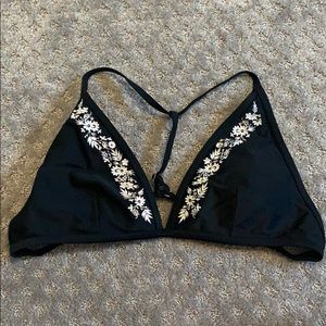 COPY - Abercrombie black and white bikini top.